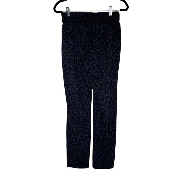 Lululemon On the Fly Camo Elastic Waist Pants Flux Formation Women's Gray Size 2 - Picture 3 of 6